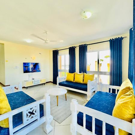 Elna'S Nyali - Work & Unwind - Pool, Sea Views, Ac & Fast Wi-Fi Bed & Breakfast Mombasa Bagian luar foto