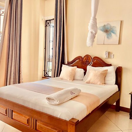 Elna'S Nyali - Work & Unwind - Pool, Sea Views, Ac & Fast Wi-Fi Bed & Breakfast Mombasa Bagian luar foto