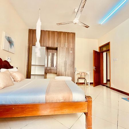 Elna'S Nyali - Work & Unwind - Pool, Sea Views, Ac & Fast Wi-Fi Bed & Breakfast Mombasa Bagian luar foto