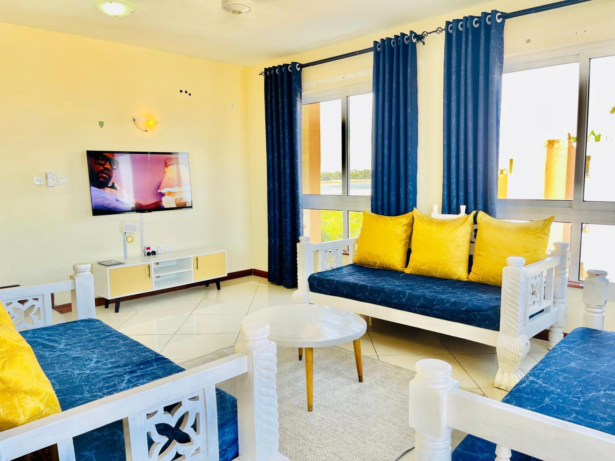 Elna'S Nyali - Work & Unwind - Pool, Sea Views, Ac & Fast Wi-Fi Bed & Breakfast Mombasa Bagian luar foto