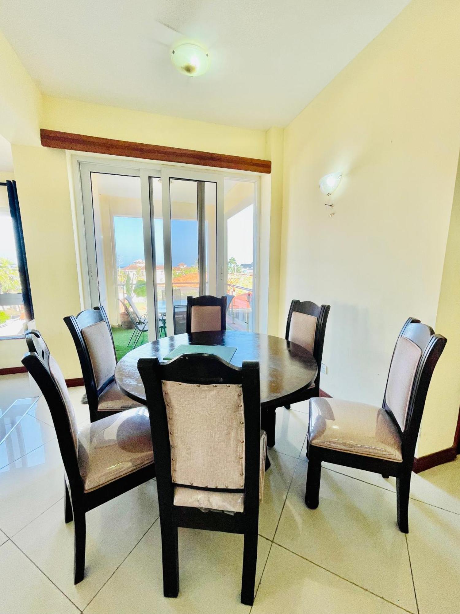 Elna'S Nyali - Work & Unwind - Pool, Sea Views, Ac & Fast Wi-Fi Bed & Breakfast Mombasa Bagian luar foto