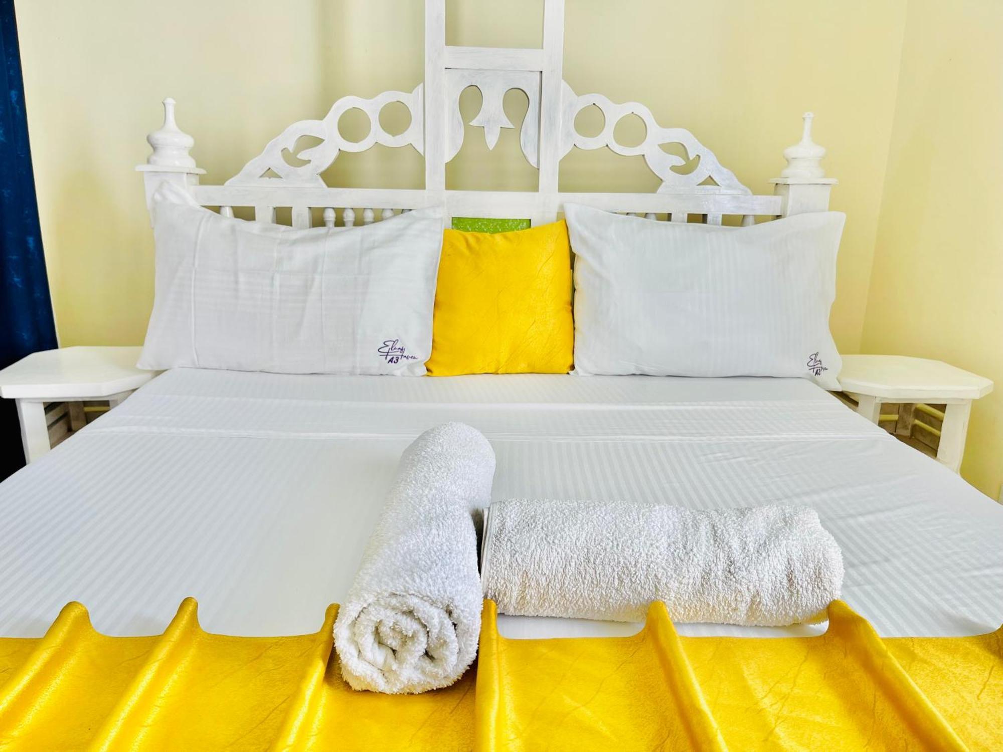 Elna'S Nyali - Work & Unwind - Pool, Sea Views, Ac & Fast Wi-Fi Bed & Breakfast Mombasa Bagian luar foto