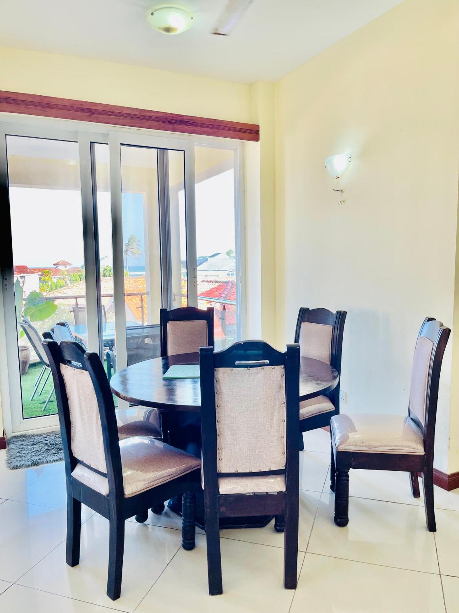 Elna'S Nyali - Work & Unwind - Pool, Sea Views, Ac & Fast Wi-Fi Bed & Breakfast Mombasa Bagian luar foto