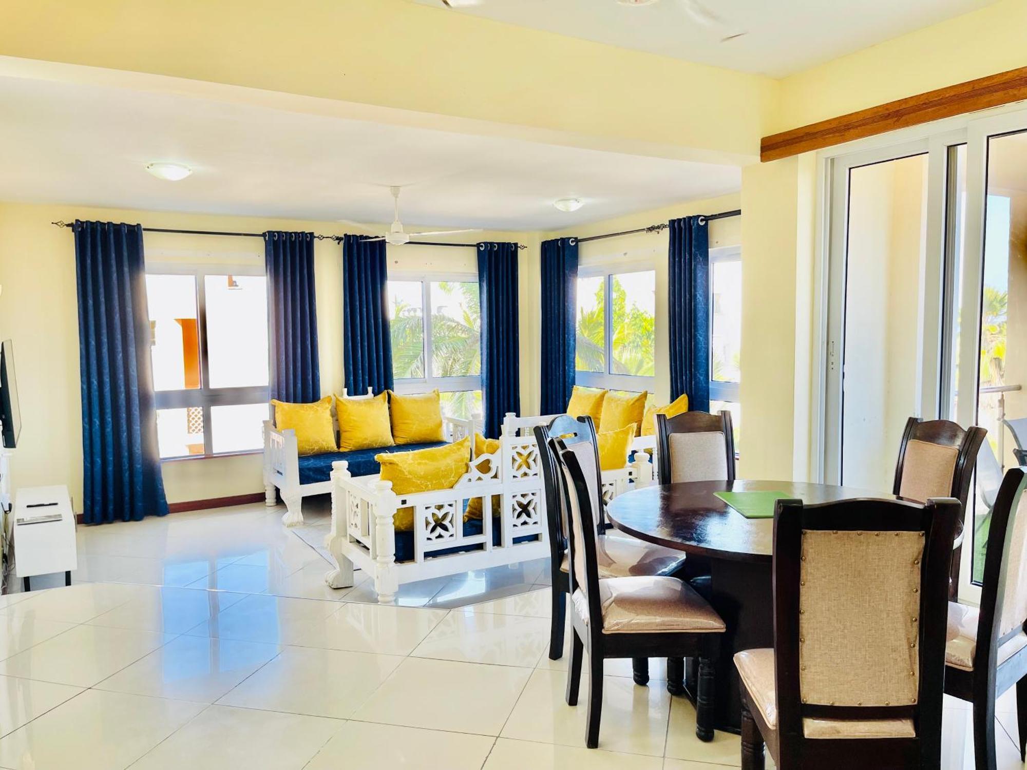 Elna'S Nyali - Work & Unwind - Pool, Sea Views, Ac & Fast Wi-Fi Bed & Breakfast Mombasa Bagian luar foto