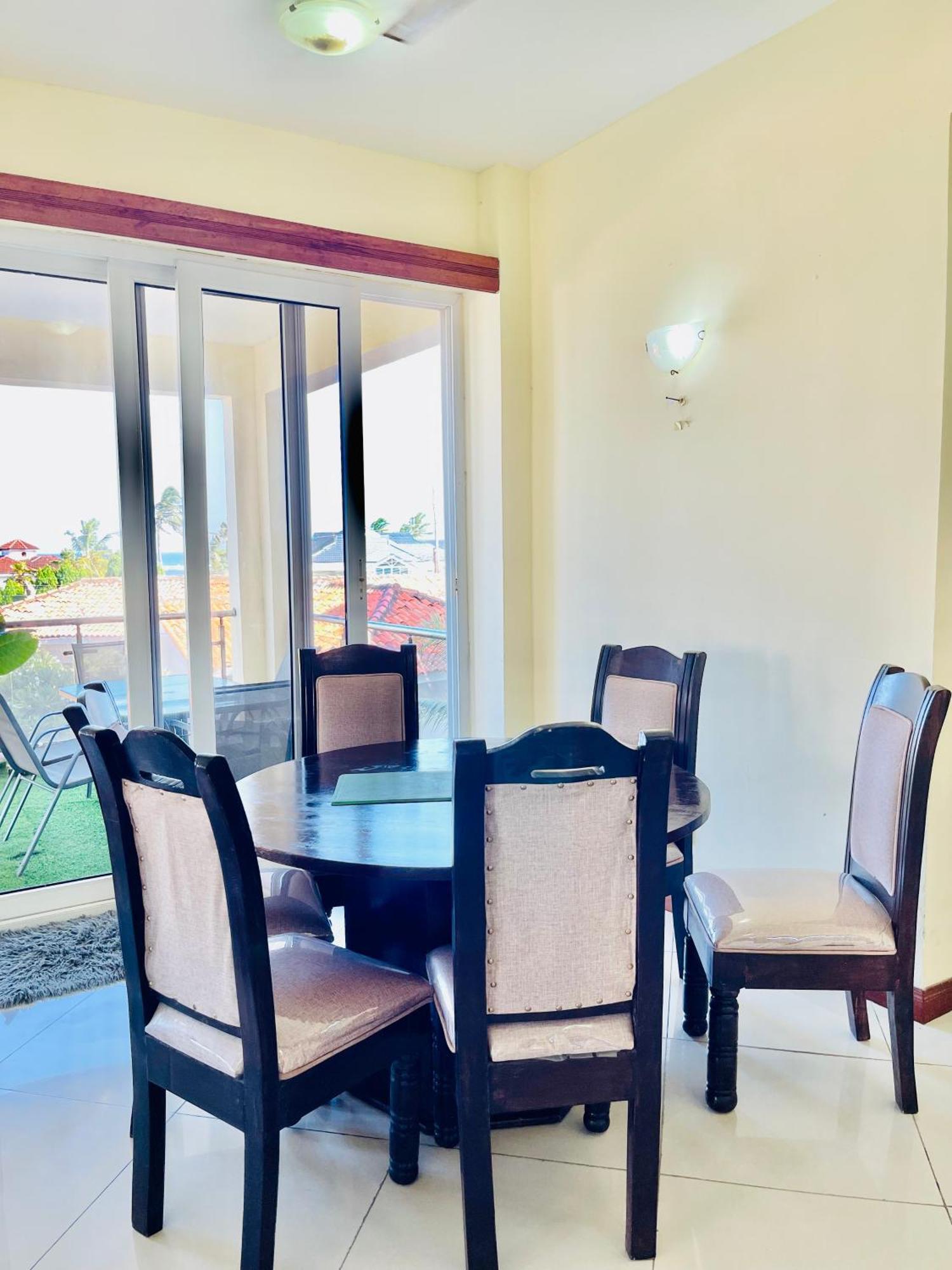 Elna'S Nyali - Work & Unwind - Pool, Sea Views, Ac & Fast Wi-Fi Bed & Breakfast Mombasa Bagian luar foto