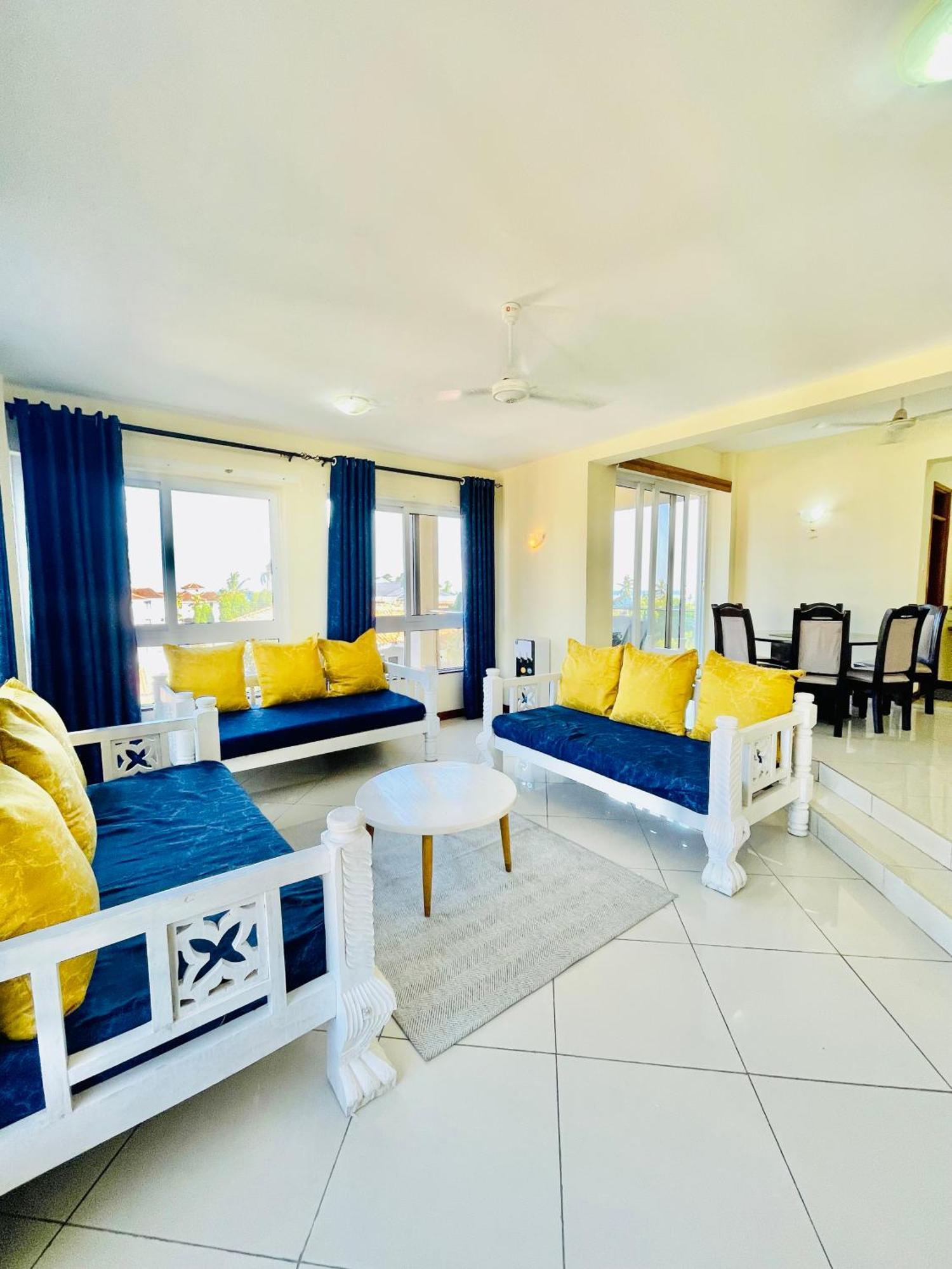 Elna'S Nyali - Work & Unwind - Pool, Sea Views, Ac & Fast Wi-Fi Bed & Breakfast Mombasa Bagian luar foto