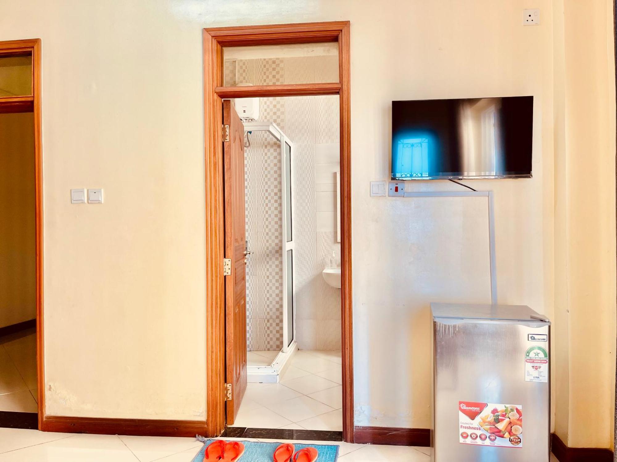 Elna'S Nyali - Work & Unwind - Pool, Sea Views, Ac & Fast Wi-Fi Bed & Breakfast Mombasa Bagian luar foto